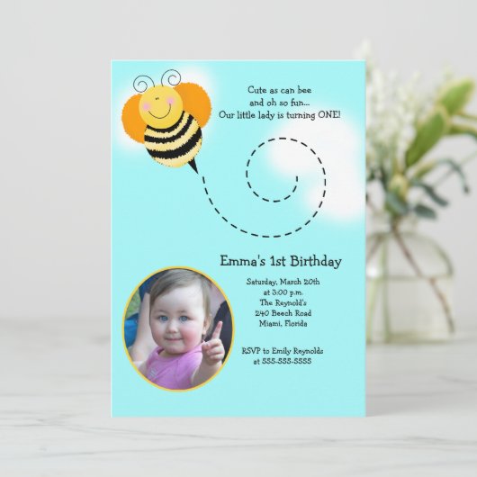 Bumble Bee Birthday Fotouitnodiging Kaart (Staand voorkant)