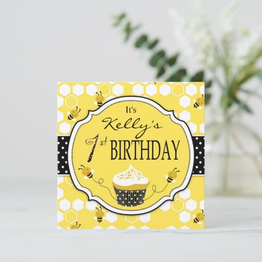Bumble Bee Cupcake First Birthday Kaart (Staand voorkant)