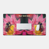 Bumble bee on roze Daisy Flower Personated Bureaumat (Keyboard & Muis)