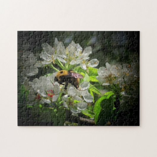 Bumble Bee op perenboomventiel Legpuzzel (Horizontaal)