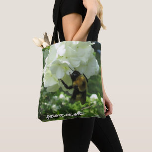 Bumble Bee op sneeuwbalstruik en jouw naam Tote Bag