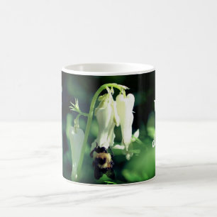 Bumble bee op White Flower Personated Koffiemok