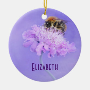 Bumble Bee Perst op een Roze Vloer Gepersonaliseer Keramisch Ornament