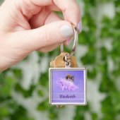 Bumble Bee Perst op een Roze Vloer Gepersonaliseer Sleutelhanger (Hand)
