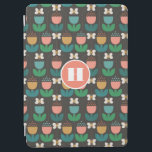 Bumble Bee & Tulips Roze en Zwart Monogram Initiaa iPad Air Cover<br><div class="desc">Een leuke en leuke persoonlijke telefoonbehuizing met een hommel- en tulpenpatroon. De kleuren zijn onder meer roze,  koraal,  perzik,  lichtblauw en houtskool. Een geweldig cadeau dat je kunt monocentrisch maken met initialen.</div>