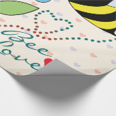 Bumble bei met bloemen van bijenliefdesbladen cadeaupapier (Hoek)