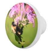 Bumble bei on bee balm close up keramische knop (Rechts)