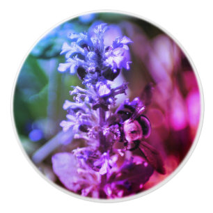 Bumble bei on Paarse ventilator Abstracte kleuren Keramische Knop