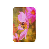 Bumble bei on roze Cosmos Flower Abstract Badmat (Voorkant Verticaal)