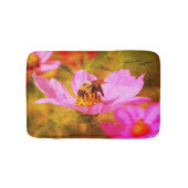 Bumble bei on roze Cosmos Flower Abstract Badmat (Voorkant)