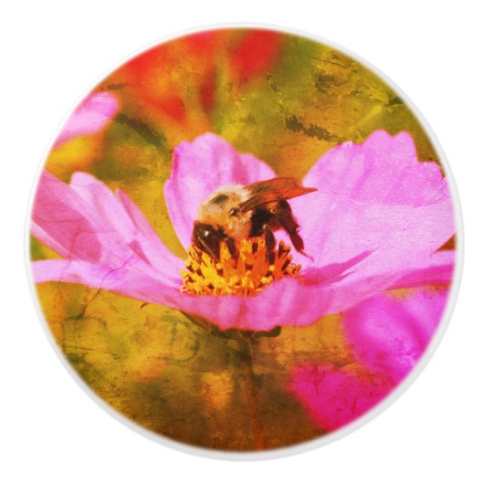 Bumble bei on roze Cosmos Flower Abstract Keramische Knop (Voorkant)