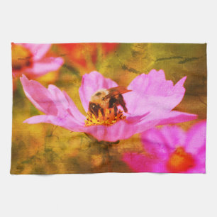 Bumble bei on roze Cosmos Flower Abstract Theedoek