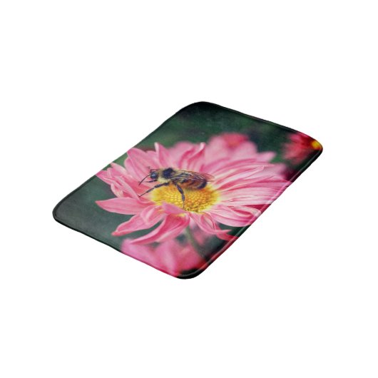 Bumble bei on roze Daisy Flower 2 Badmat (Gekanteld)