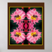 Bumble bei on roze Daisy Flower Abstract Poster (Voorkant)