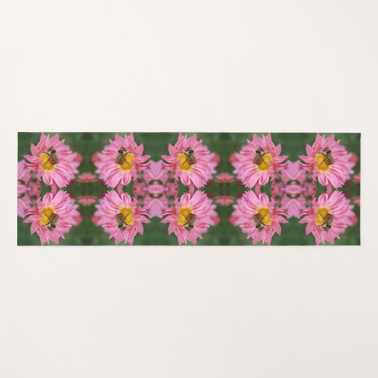Bumble bei on roze Daisy Flower Abstract Yogamat (Voorkant (horizontaal))