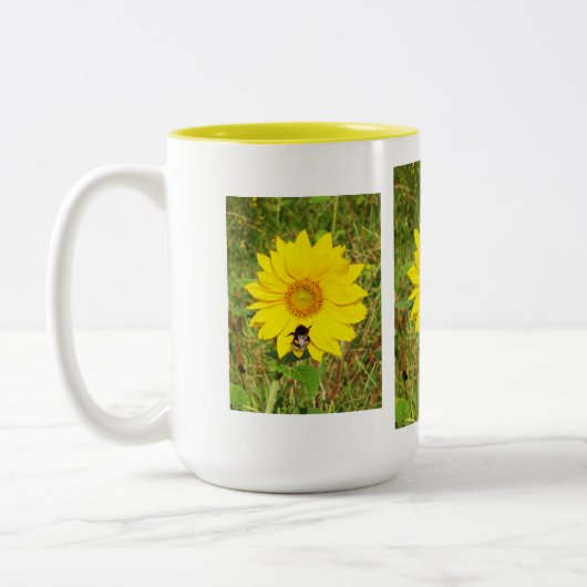 Bumble bei op een zonnebloem tweekleurige koffiemok (Links)