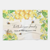Bumble beien honey yellow florals family monogram theedoek (Horizontaal)
