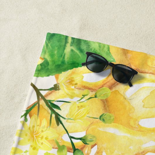 Bumble beien honey yellow florals monogram strandlaken (In situ)