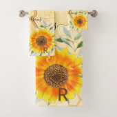 Bumble beien yellow sunflower floral monogram bad handdoek (Insitu)