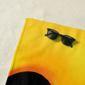 Bumble bijen honing druppelend monogram zwarte gou strandlaken (In situ)