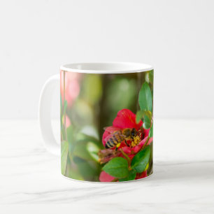 Bumblebee en Azalea Coffee-Mok Koffiemok