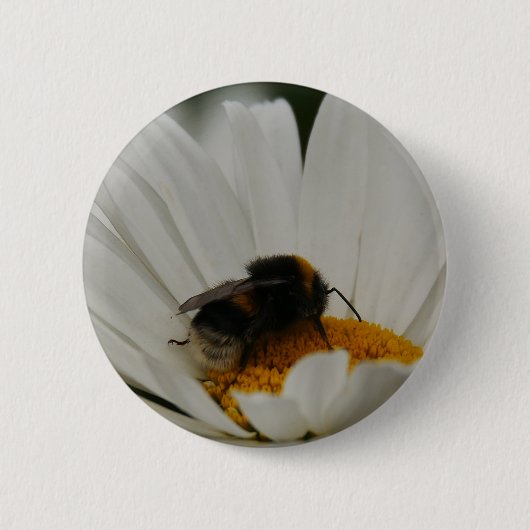 Bumblebee op bloemenbadge ronde button 5,7 cm (Voorkant)