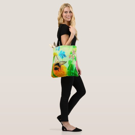 Bumblebee op dandelion tote bag (Op model)