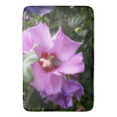 Bumblebee op Hibiscus Flower Badmat (Voorkant Verticaal)