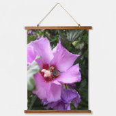 Bumblebee op Hibiscus Flower Hangend Wandkleed (Voorkant)