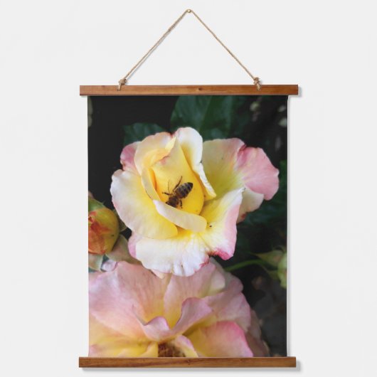 Bumblebee op Hibiscus Flower Hangend Wandkleed (Voorkant 2)