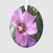 Bumblebee op Hibiscus Flower Ornament (voorkant)