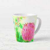 Bumblebee op kleine latte mok met dandelion (Rechterhoek)