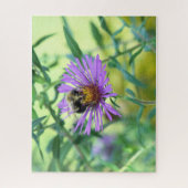 Bumblebee op Paarse Daisy Legpuzzel (Verticaal)