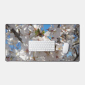 Bumblebee op wilde kersenbloei bureaumat (Keyboard & Muis)
