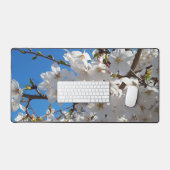 Bumblebee op wilde kersenbloei bureaumat (Keyboard & Muis)