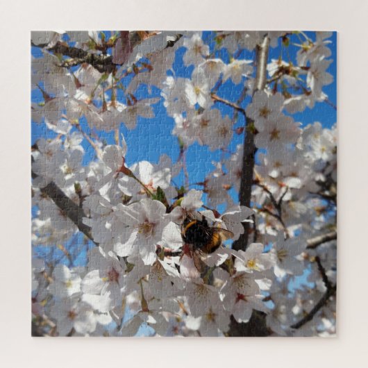 Bumblebee op wilde kersenbloei legpuzzel (Verticaal)