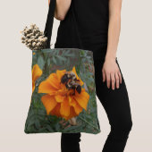 Bumblebees on Marigold Flower Tote Bag (Dichtbij)