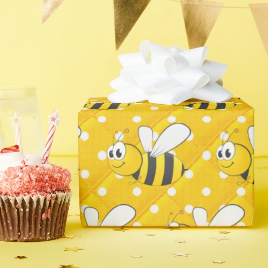 Bumblebei op gele en witte pokadots cadeaupapier (Verjaardagsfeest)