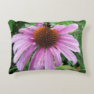 Bumblebei op Oost-paarse Coneflower Accent Kussen