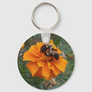 Bumblebijen op marigold Flower Sleutelhanger