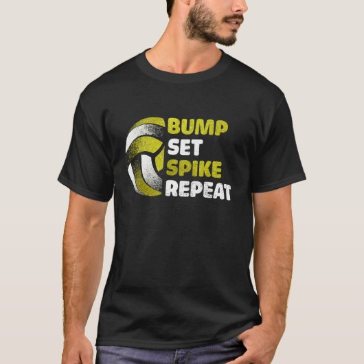 Bump Set Spike Repeat Golden Volleyball Gameday T-shirt (Voorkant)