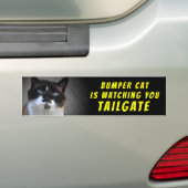 Bumper Kat kijkt naar TAILGATE 46 Bumpersticker (Op auto)