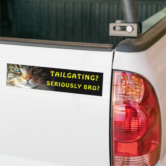 Bumperkat: Tailgating? Serieus Bro? Meme Bumpersticker (Op Truck)