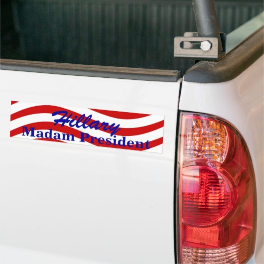 Bumpersticker Mevrouw President Hillary stries (Op Truck)