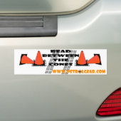 Bumpersticker: Tussen de kevers lezen Bumpersticker (Op auto)