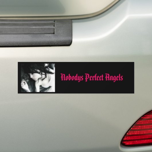 Bumpersticker zonder titel (Op auto)