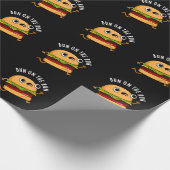 Bun on the run Funny food pun Dark BG Cadeaupapier (Hoek)