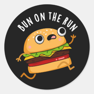 Bun on the run Funny food pun Dark BG Ronde Sticker