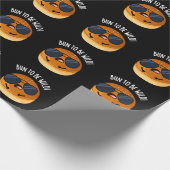 Bun To Be Wild Grappig Voedsel Pun Dark BG Cadeaupapier (Hoek)