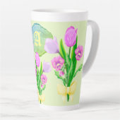 Bunch of Spring Flowers Custom Monogram Latte Mok (Rechterhoek)